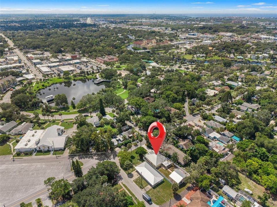 For Sale: $425,000 (2 beds, 2 baths, 1361 Square Feet)