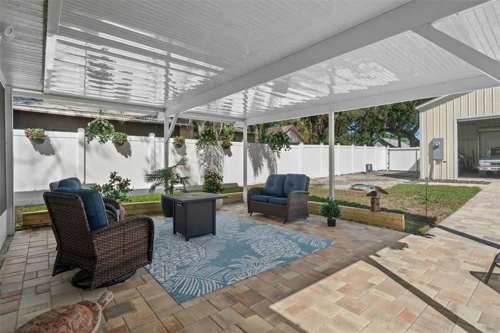For Sale: $425,000 (2 beds, 2 baths, 1361 Square Feet)