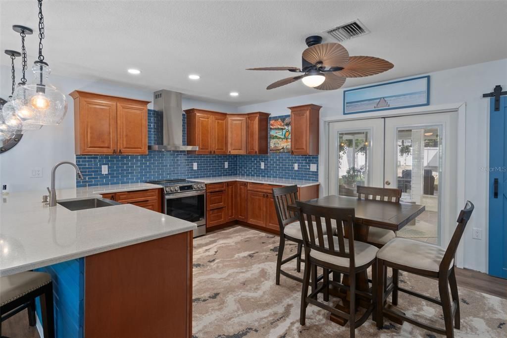 For Sale: $425,000 (2 beds, 2 baths, 1361 Square Feet)
