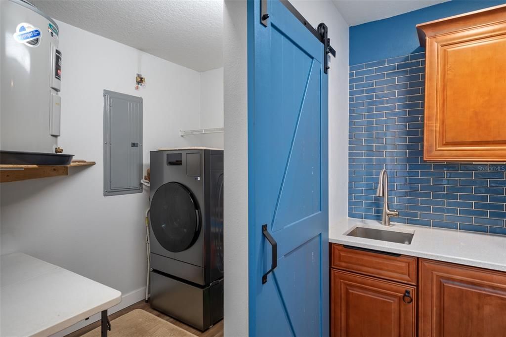 For Sale: $425,000 (2 beds, 2 baths, 1361 Square Feet)