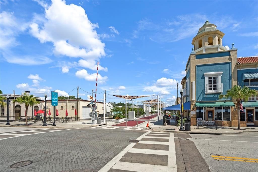 For Sale: $425,000 (2 beds, 2 baths, 1361 Square Feet)