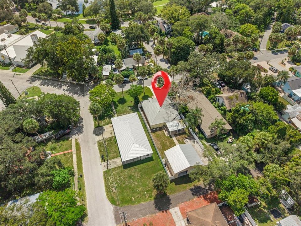 For Sale: $425,000 (2 beds, 2 baths, 1361 Square Feet)