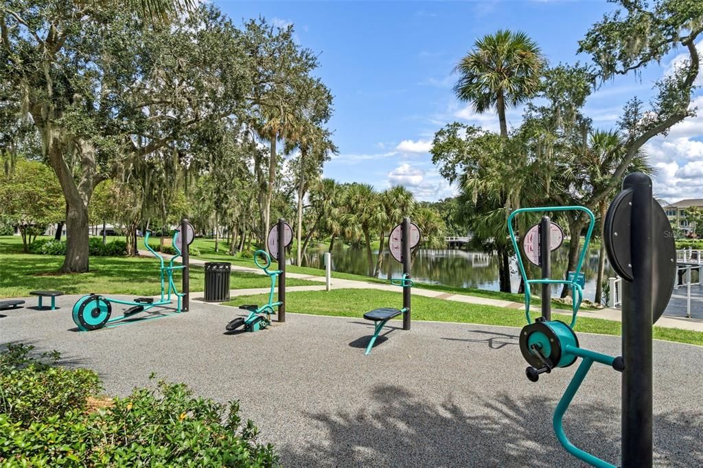 For Sale: $425,000 (2 beds, 2 baths, 1361 Square Feet)