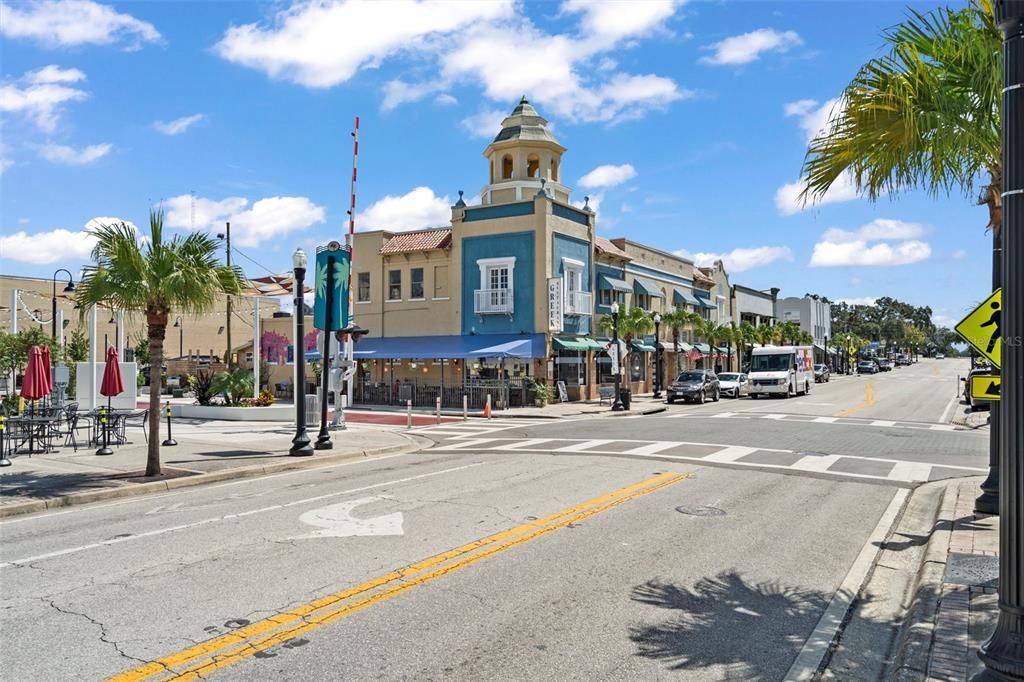 For Sale: $425,000 (2 beds, 2 baths, 1361 Square Feet)