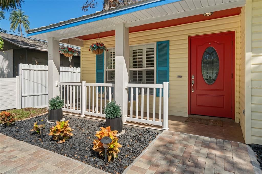 For Sale: $425,000 (2 beds, 2 baths, 1361 Square Feet)