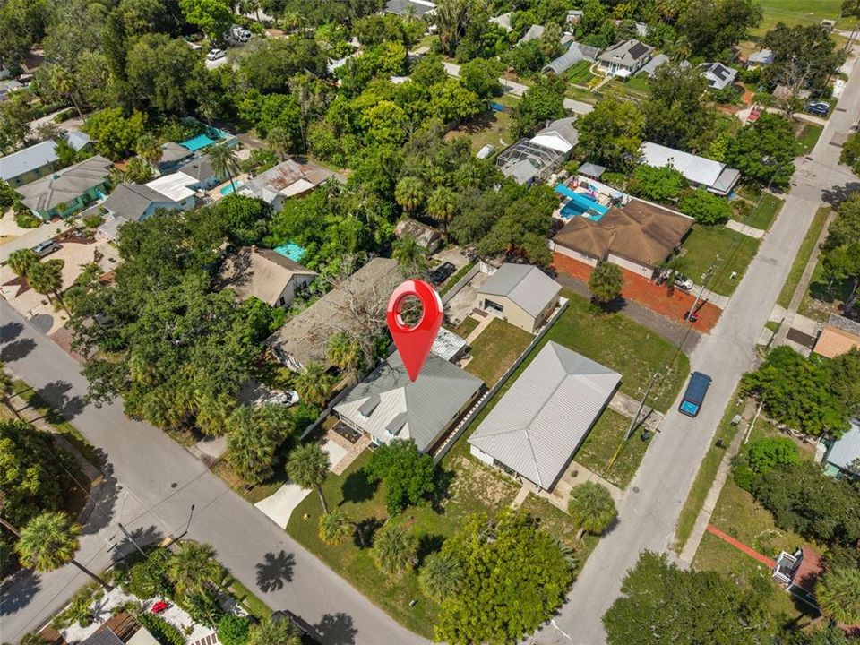 For Sale: $425,000 (2 beds, 2 baths, 1361 Square Feet)