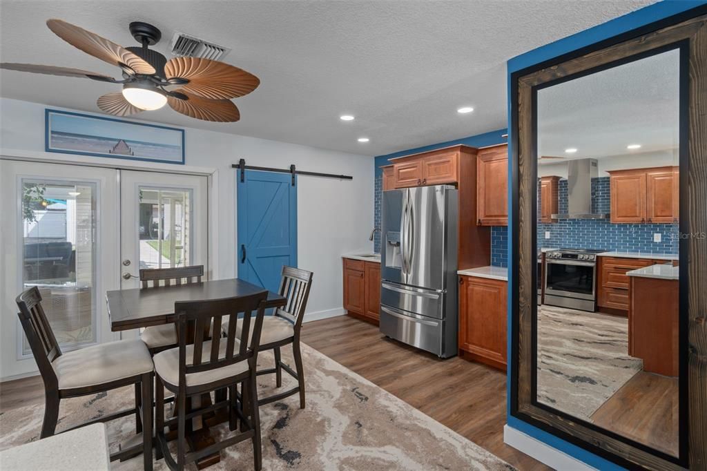 For Sale: $425,000 (2 beds, 2 baths, 1361 Square Feet)