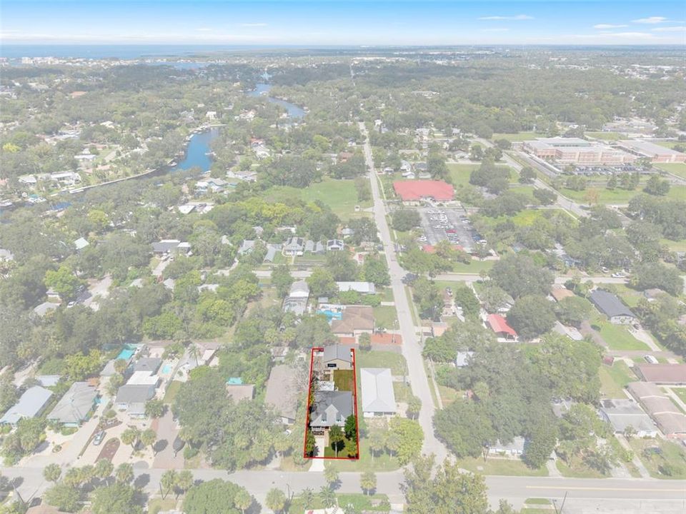 For Sale: $425,000 (2 beds, 2 baths, 1361 Square Feet)