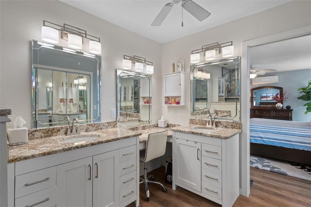 For Sale: $425,000 (2 beds, 2 baths, 1361 Square Feet)