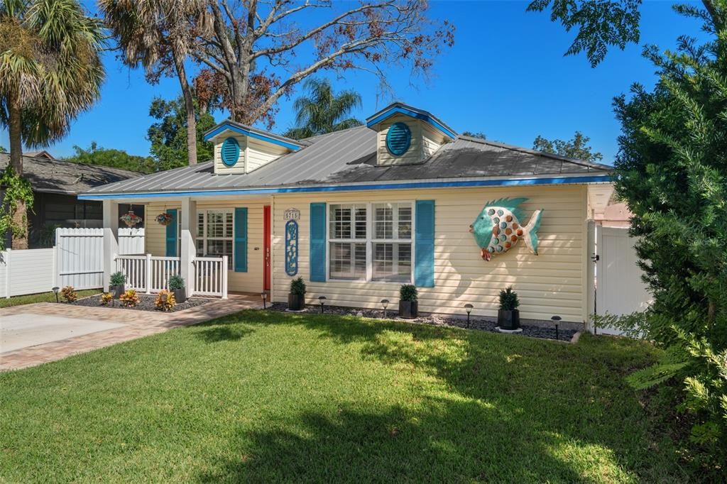 For Sale: $425,000 (2 beds, 2 baths, 1361 Square Feet)