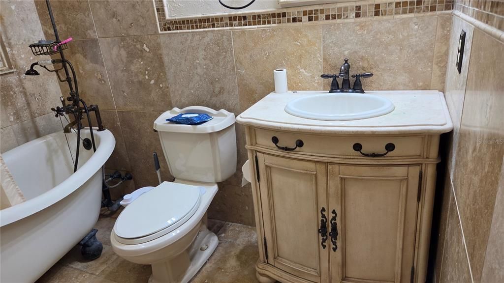 For Rent: $1,750 (2 beds, 2 baths, 1830 Square Feet)