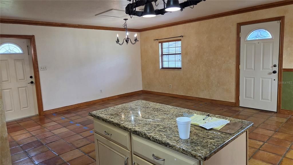 For Rent: $1,750 (2 beds, 2 baths, 1830 Square Feet)