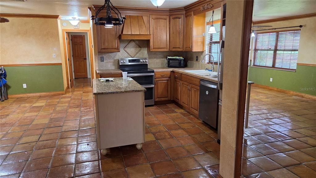 For Rent: $1,750 (2 beds, 2 baths, 1830 Square Feet)