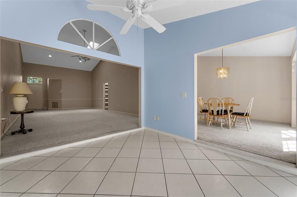 En Venta: $299,900 (2 camas, 2 baños, 1673 Pies cuadrados)