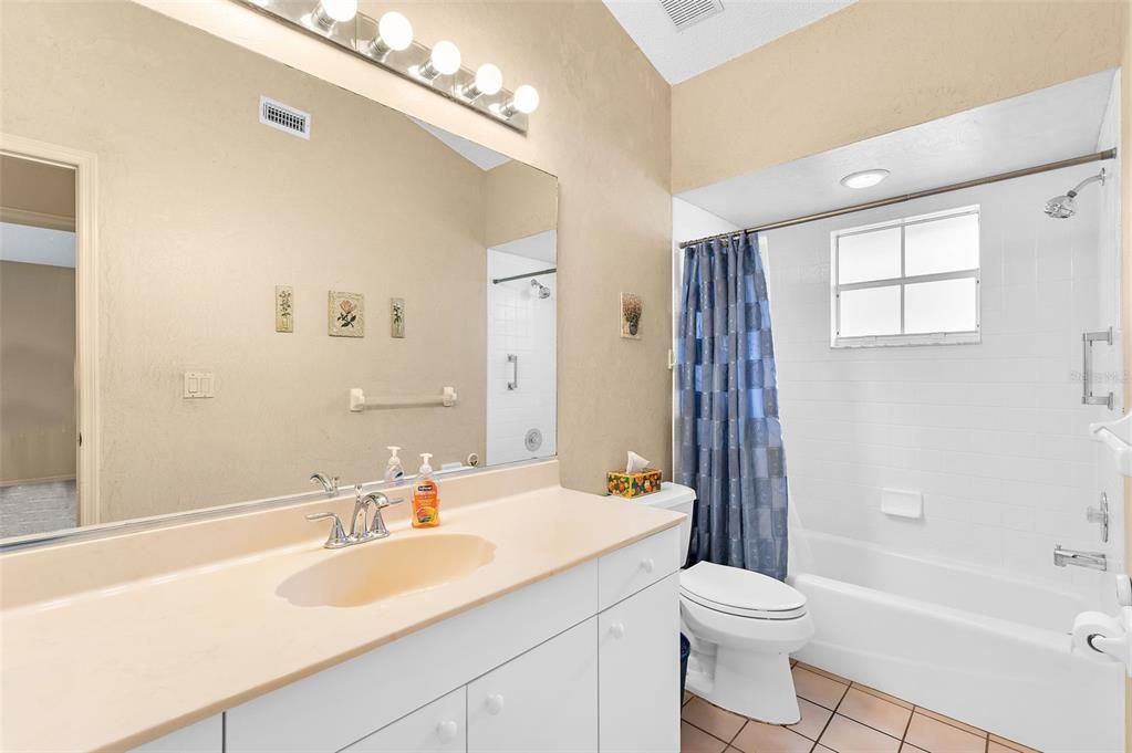 En Venta: $299,900 (2 camas, 2 baños, 1673 Pies cuadrados)