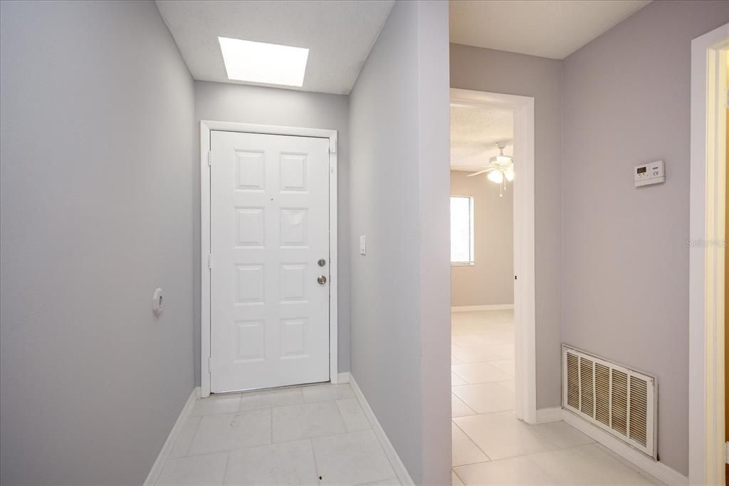 For Rent: $2,000 (2 beds, 2 baths, 1106 Square Feet)