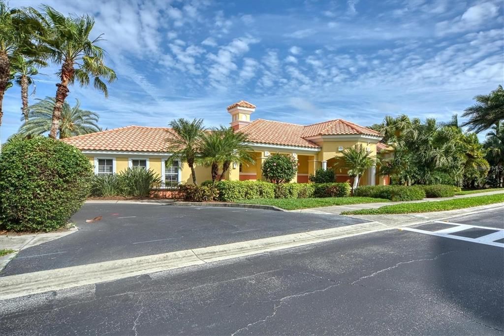 For Rent: $2,400 (2 beds, 2 baths, 1758 Square Feet)