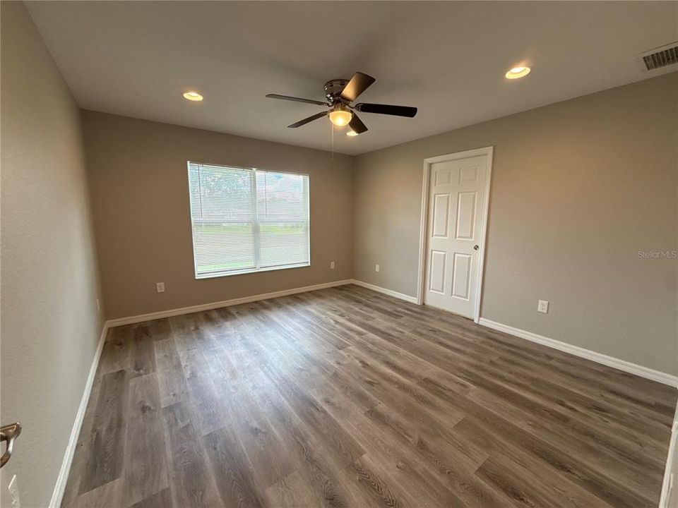 For Rent: $1,650 (3 beds, 2 baths, 1319 Square Feet)