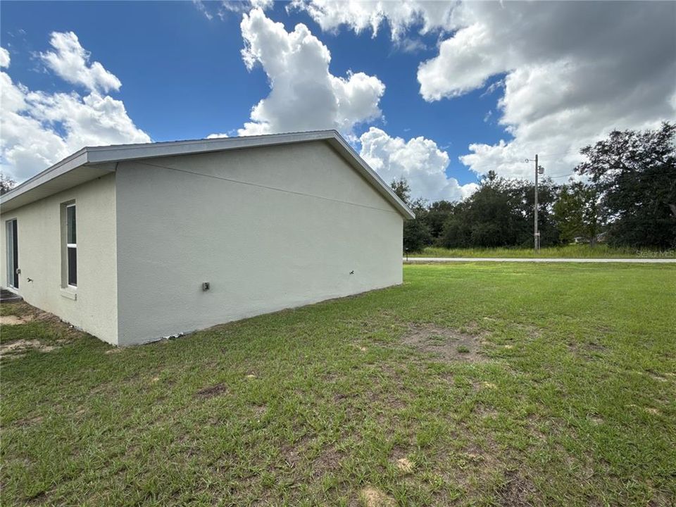 For Rent: $1,650 (3 beds, 2 baths, 1319 Square Feet)