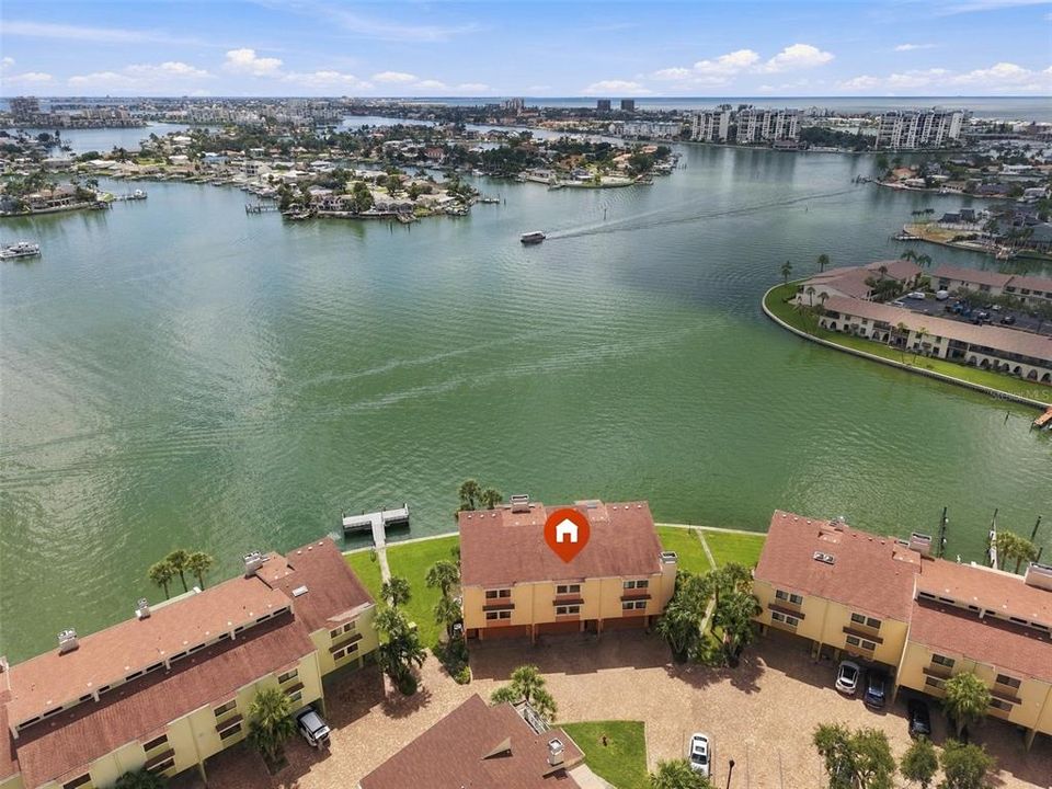 For Sale: $603,000 (2 beds, 2 baths, 2025 Square Feet)