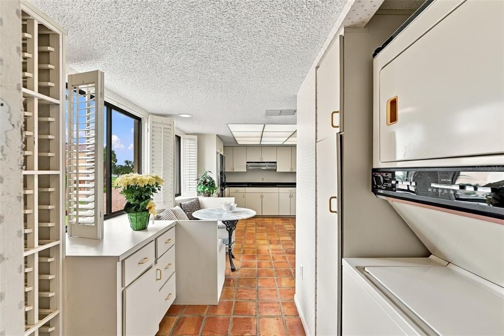 For Sale: $603,000 (2 beds, 2 baths, 2025 Square Feet)