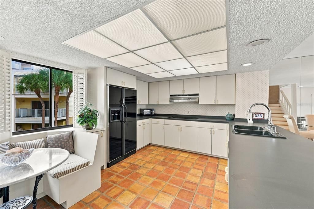 For Sale: $603,000 (2 beds, 2 baths, 2025 Square Feet)