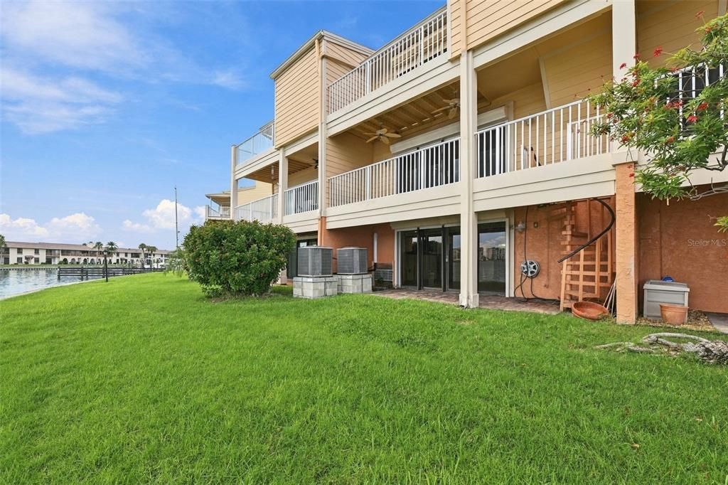 For Sale: $603,000 (2 beds, 2 baths, 2025 Square Feet)