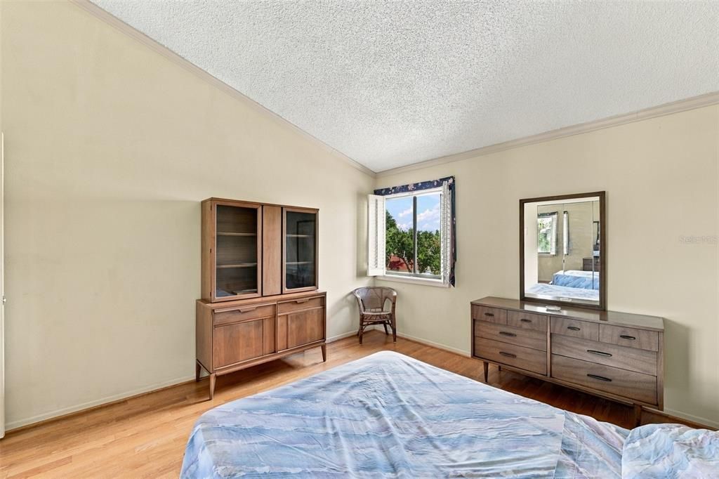 For Sale: $603,000 (2 beds, 2 baths, 2025 Square Feet)