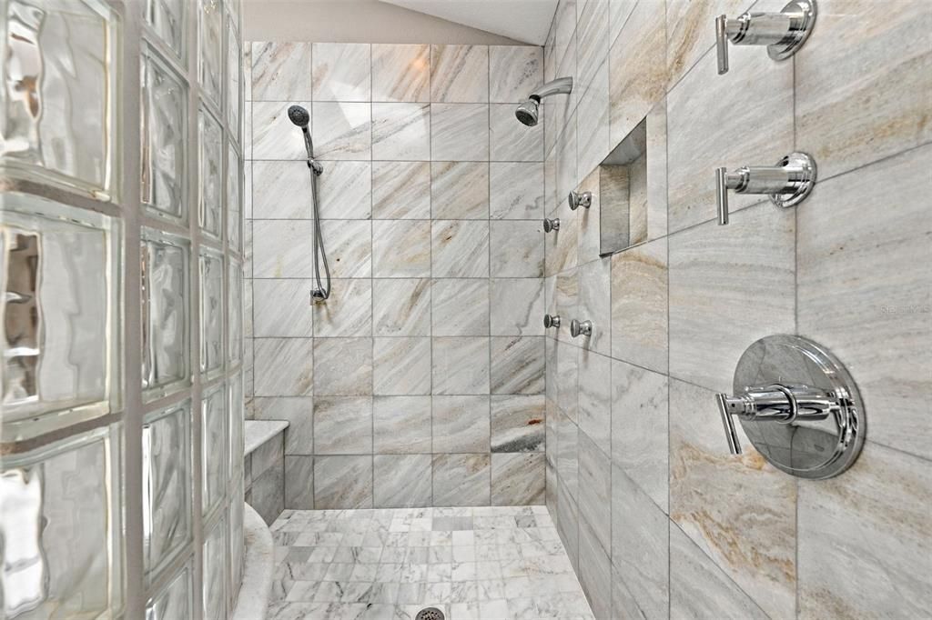 For Sale: $603,000 (2 beds, 2 baths, 2025 Square Feet)