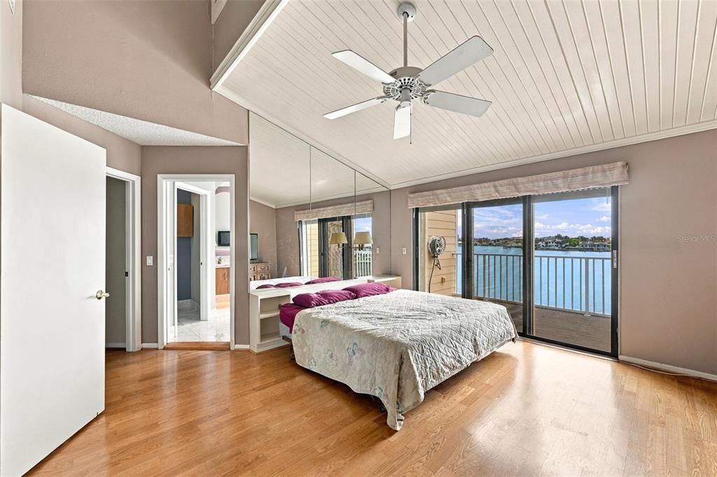 For Sale: $603,000 (2 beds, 2 baths, 2025 Square Feet)