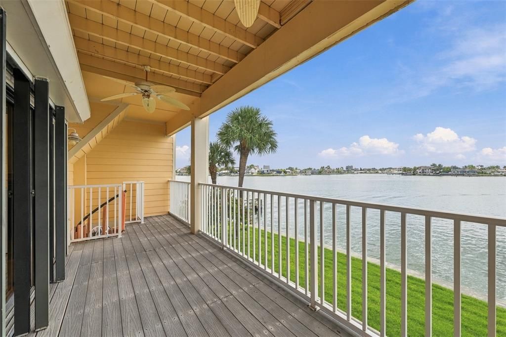 For Sale: $603,000 (2 beds, 2 baths, 2025 Square Feet)