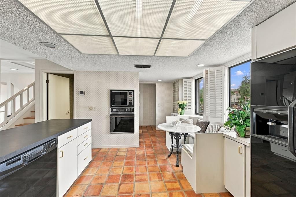For Sale: $603,000 (2 beds, 2 baths, 2025 Square Feet)