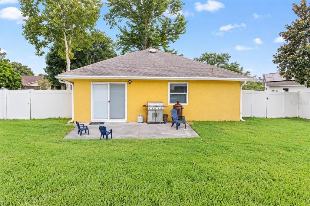 For Sale: $255,000 (3 beds, 2 baths, 1221 Square Feet)