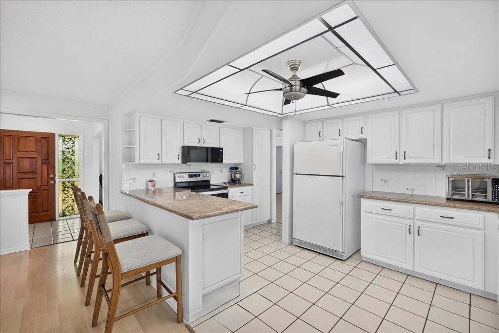 For Sale: $534,900 (3 beds, 2 baths, 1925 Square Feet)