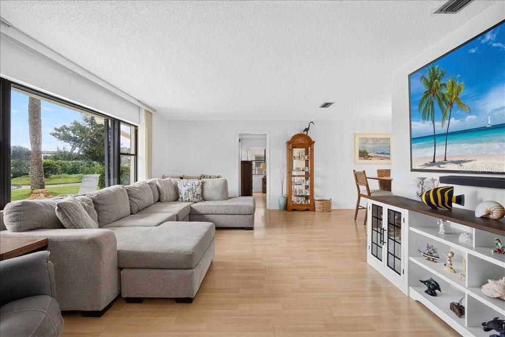 For Sale: $534,900 (3 beds, 2 baths, 1925 Square Feet)