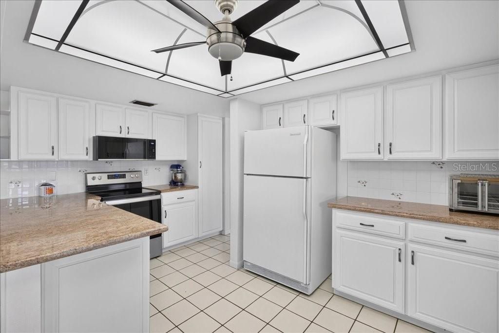 For Sale: $534,900 (3 beds, 2 baths, 1925 Square Feet)