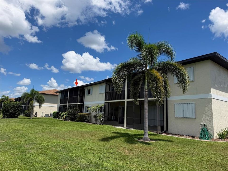 For Sale: $129,900 (2 beds, 2 baths, 886 Square Feet)