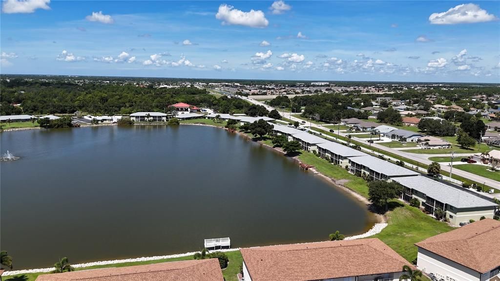 For Sale: $129,900 (2 beds, 2 baths, 886 Square Feet)