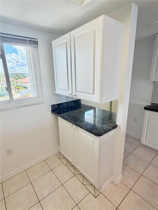 For Sale: $129,900 (2 beds, 2 baths, 886 Square Feet)