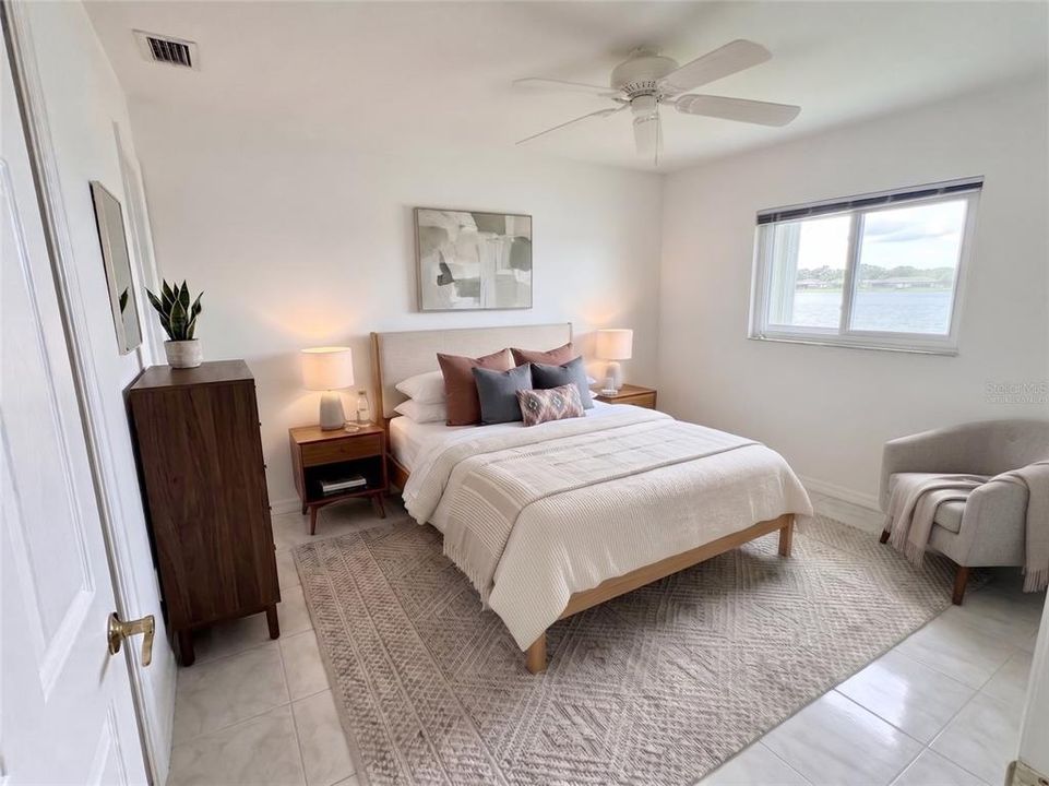 For Sale: $129,900 (2 beds, 2 baths, 886 Square Feet)
