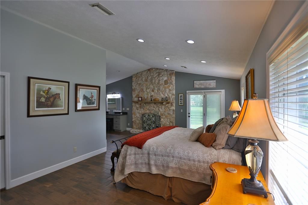 For Sale: $1,950,000 (3 beds, 2 baths, 2859 Square Feet)