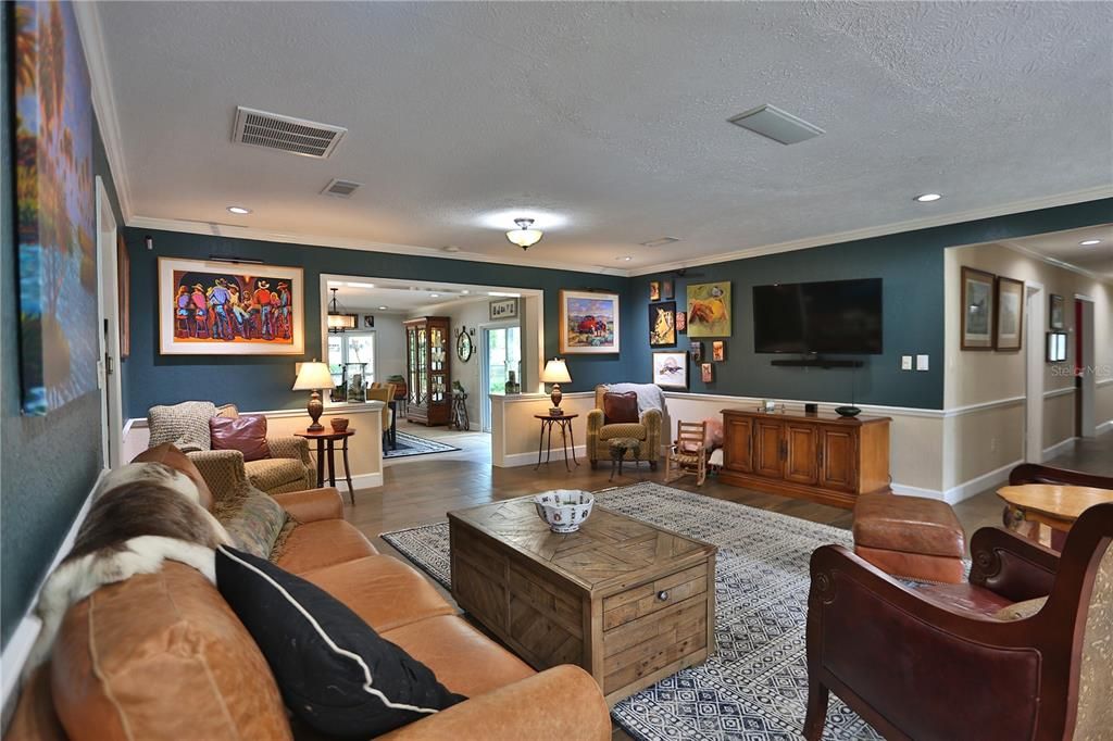 For Sale: $1,950,000 (3 beds, 2 baths, 2859 Square Feet)