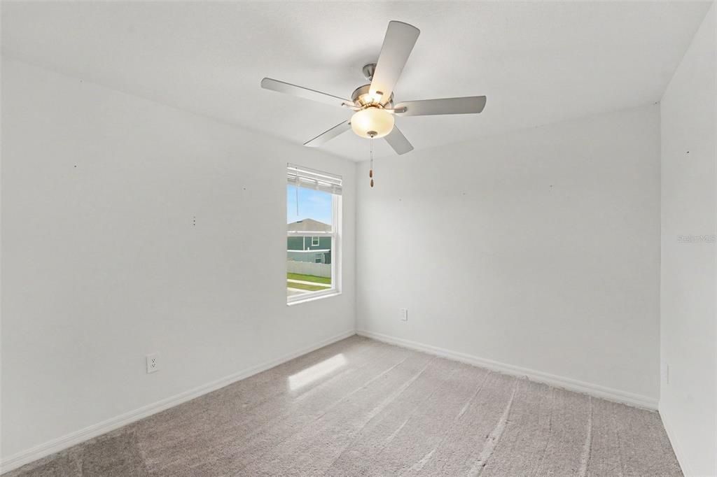 For Sale: $450,000 (6 beds, 3 baths, 2580 Square Feet)