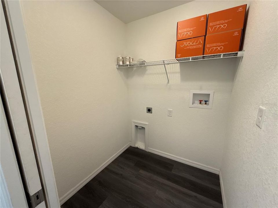 В аренду: $1,685 (3 спален, 2 ванн, 1319 Квадратных фут)