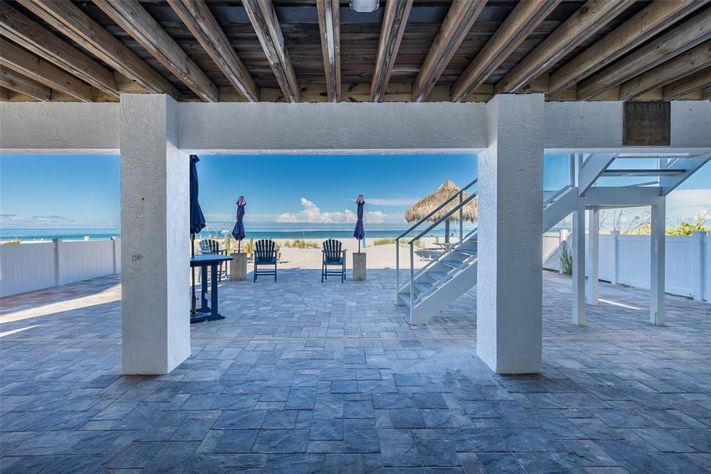 For Sale: $5,995,000 (6 beds, 5 baths, 4140 Square Feet)