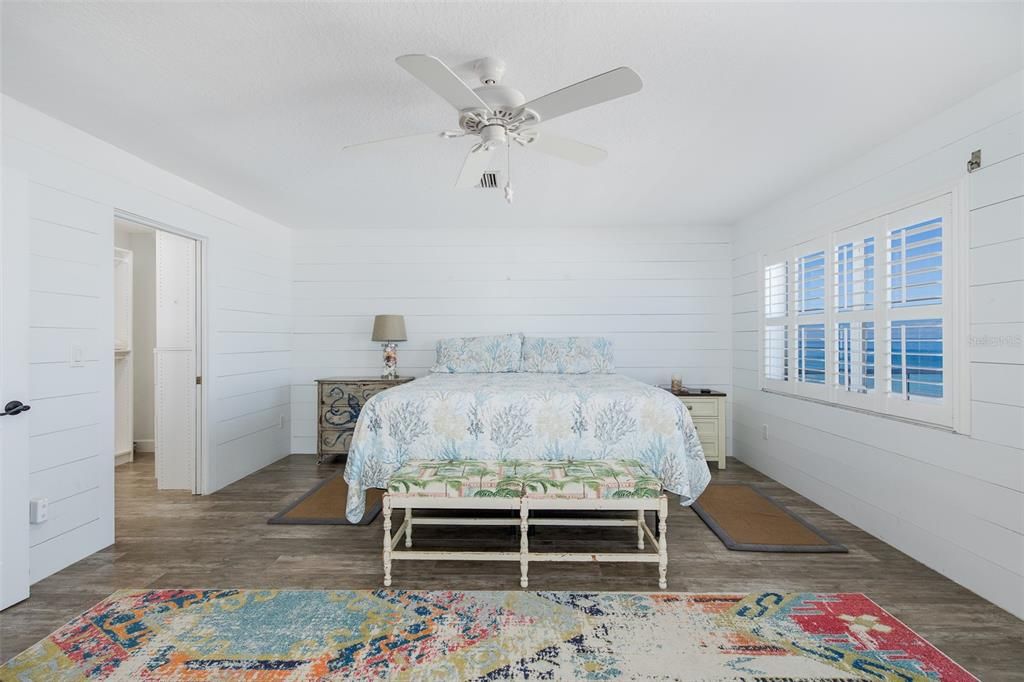 For Sale: $5,995,000 (6 beds, 5 baths, 4140 Square Feet)
