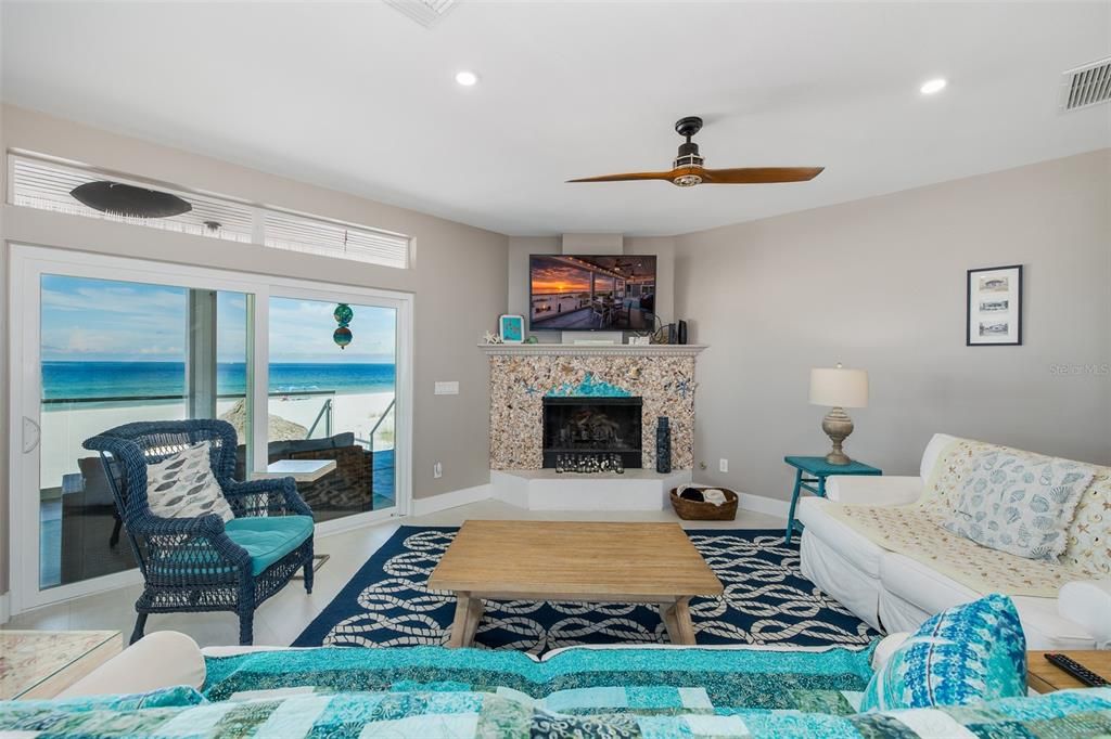 For Sale: $5,995,000 (6 beds, 5 baths, 4140 Square Feet)