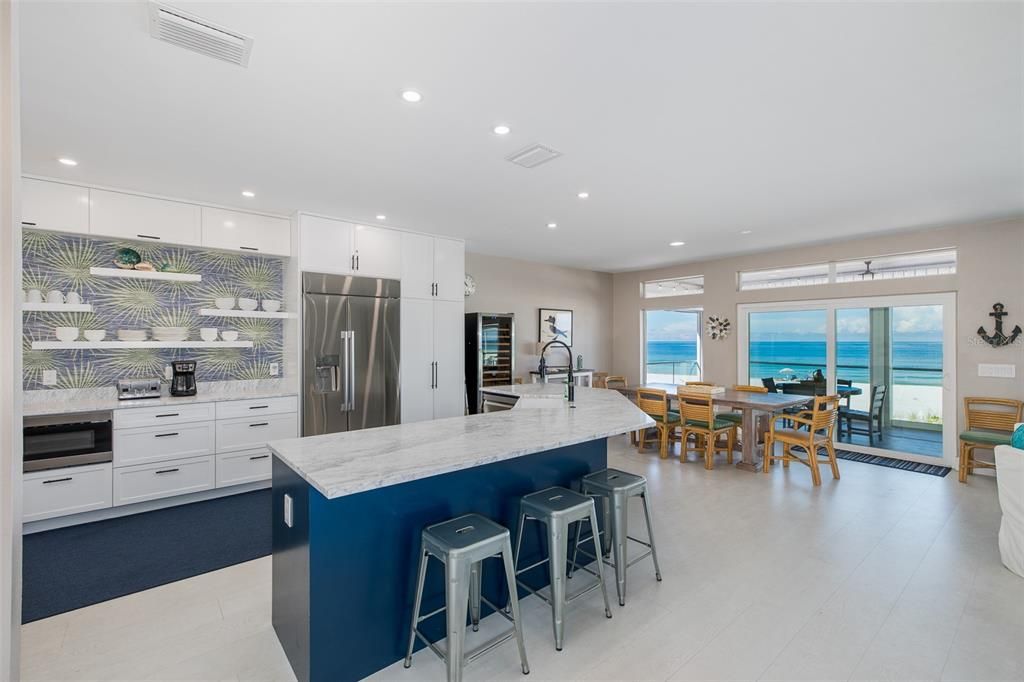 For Sale: $5,995,000 (6 beds, 5 baths, 4140 Square Feet)