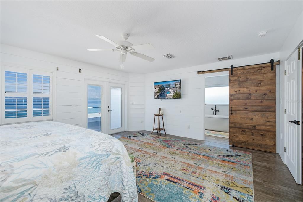For Sale: $5,995,000 (6 beds, 5 baths, 4140 Square Feet)