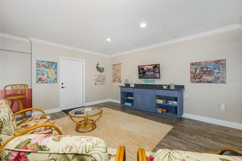 For Sale: $5,995,000 (6 beds, 5 baths, 4140 Square Feet)